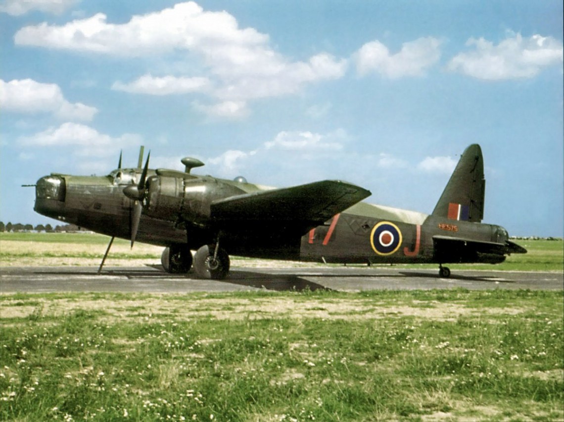 01-Color-photo-of-a-RAF-Vickers-Wellington-MkX-RAF-82OTU-Red-17-J-HE575-England-01